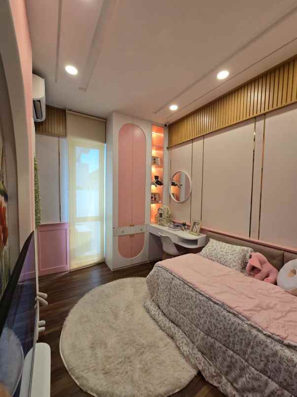 dijual rumah jalan aria putra