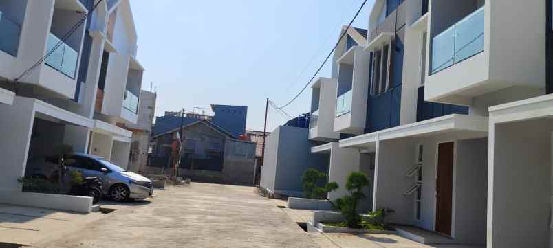 dijual rumah jalan basuki