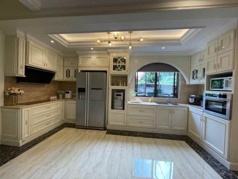 dijual rumah jalan benda kemang