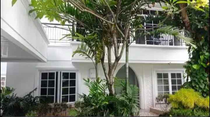 dijual rumah jalan bukit permai cibubur