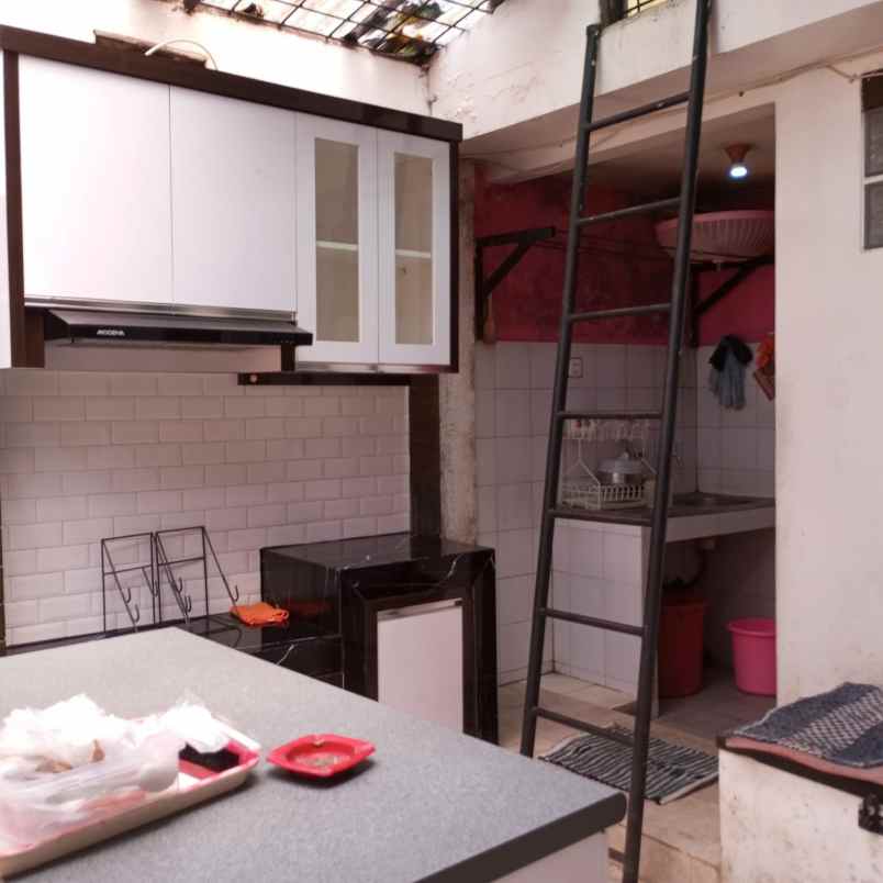 dijual rumah jalan cipagalo girang