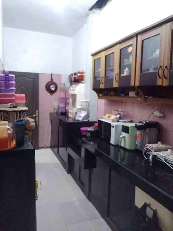 dijual rumah jalan dewi sartika