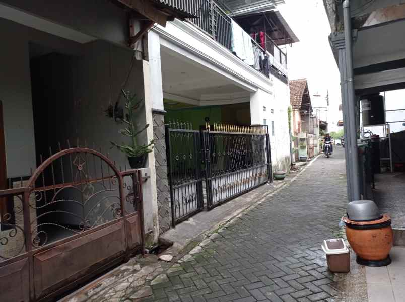 dijual rumah jalan dewi sartika