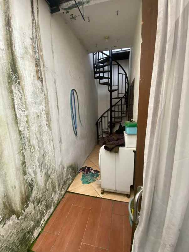 dijual rumah jalan imam bonjol