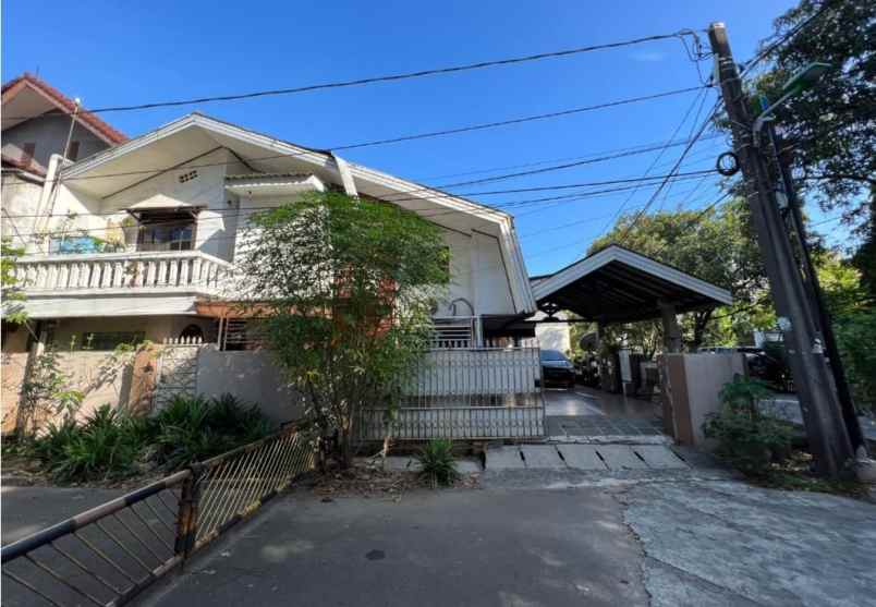 dijual rumah jalan kaparinyo kel kelapa