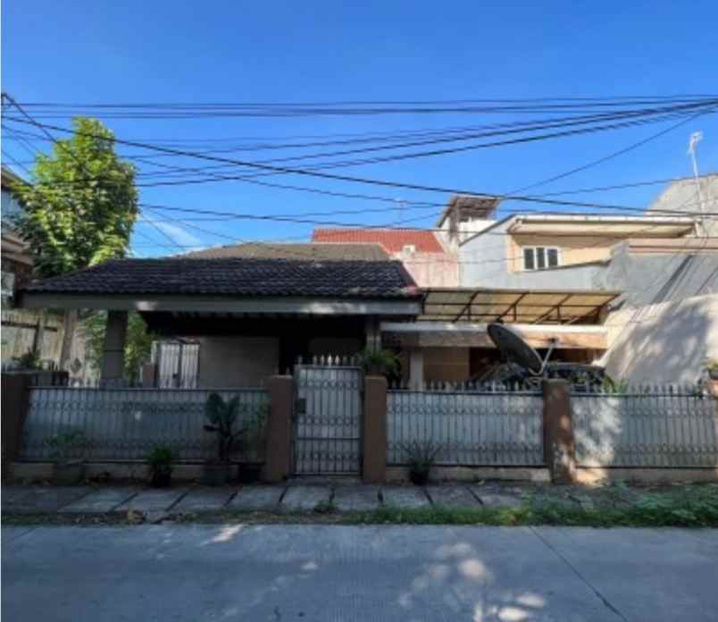 dijual rumah jalan kaparinyo kel kelapa