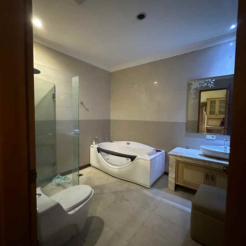 dijual rumah jalan margorejo indah