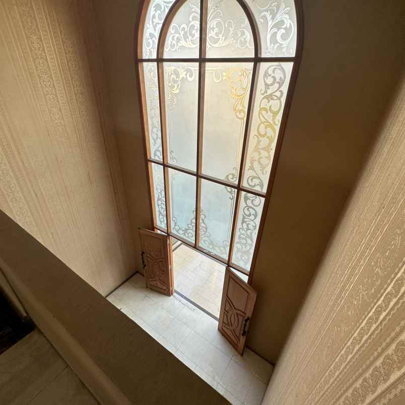 dijual rumah jalan margorejo indah