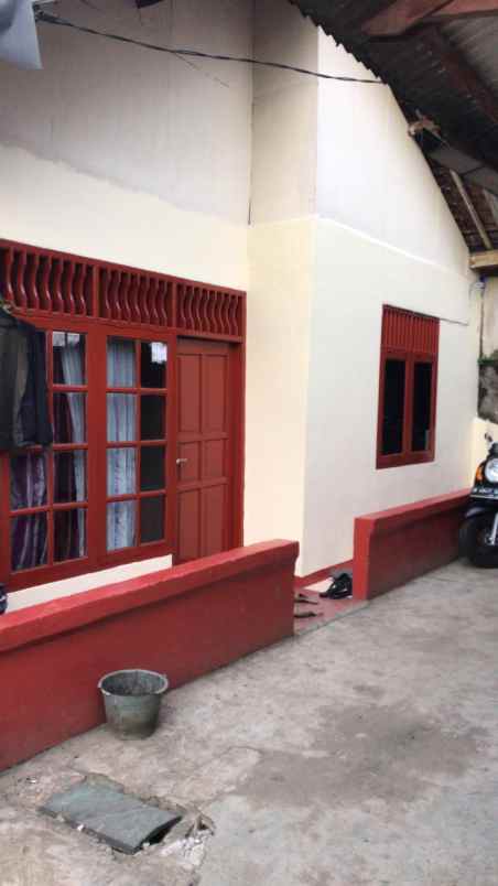 dijual rumah jalan melati 1 cinere