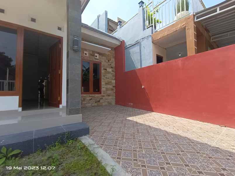 dijual rumah jalan palagan rejodani