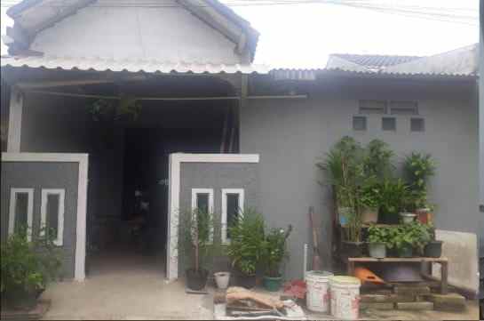 dijual rumah jalan perumahan bumi indah