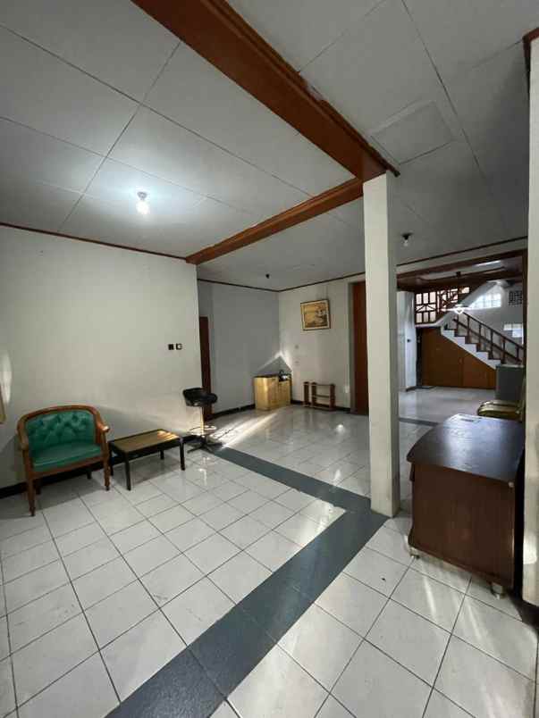 dijual rumah jalan pesantren