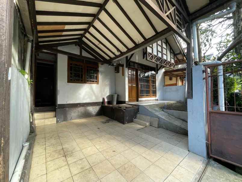 dijual rumah jalan pesantren