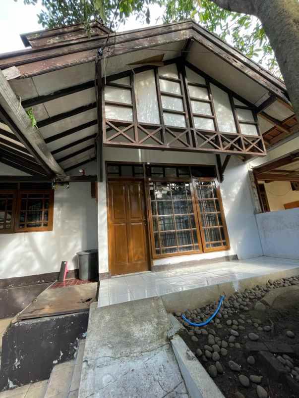 dijual rumah jalan pesantren