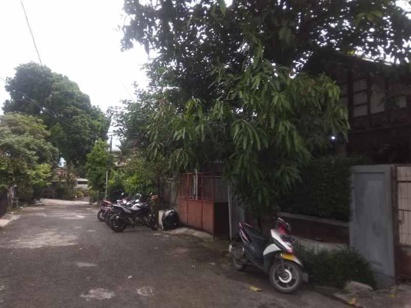 dijual rumah jalan pesantren