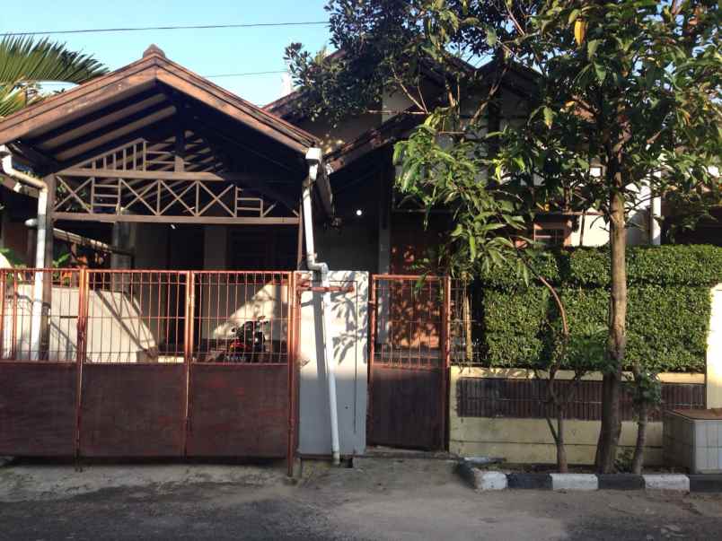 dijual rumah jalan pesantren