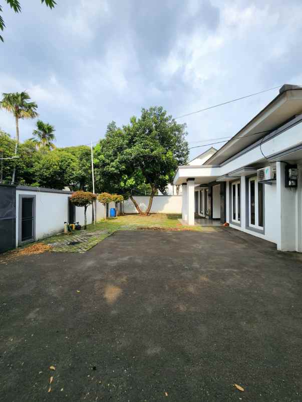 dijual rumah jalan raya bangka kemang