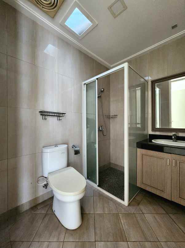 dijual rumah jalan raya bangka kemang