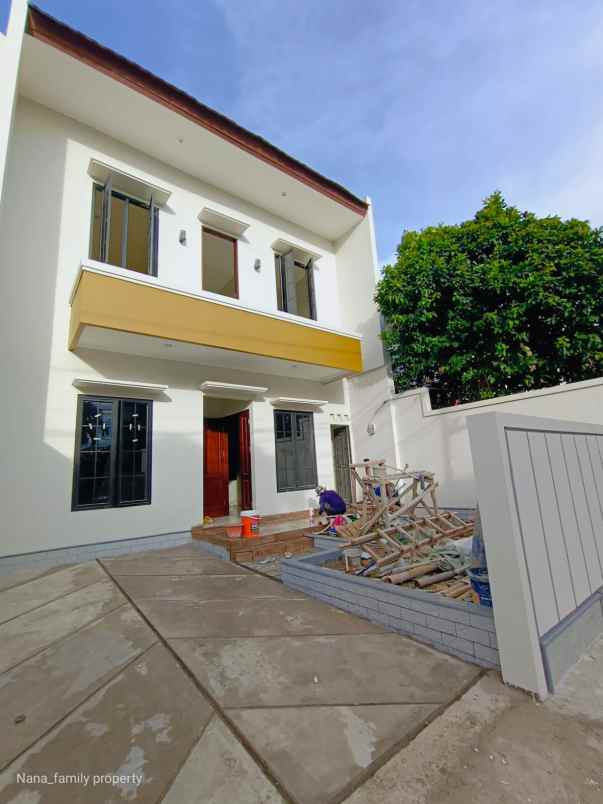 dijual rumah jalan raya bintaro