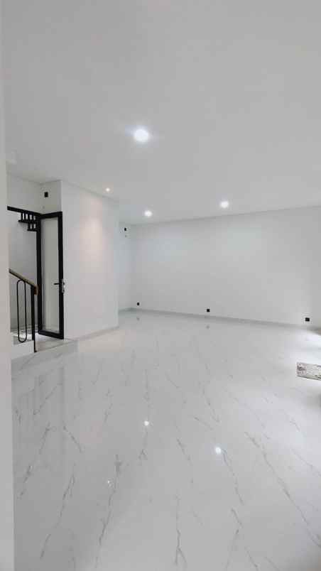 dijual rumah jalan raya bintaro jaya