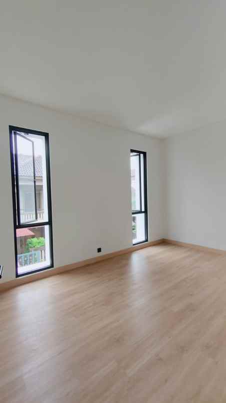 dijual rumah jalan raya bintaro jaya