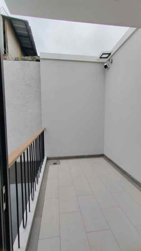 dijual rumah jalan raya bintaro jaya