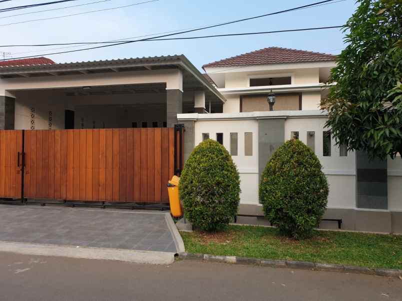 dijual rumah jalan raya komplek bintaro