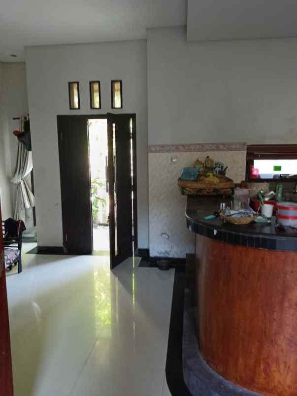 dijual rumah jalan raya muding