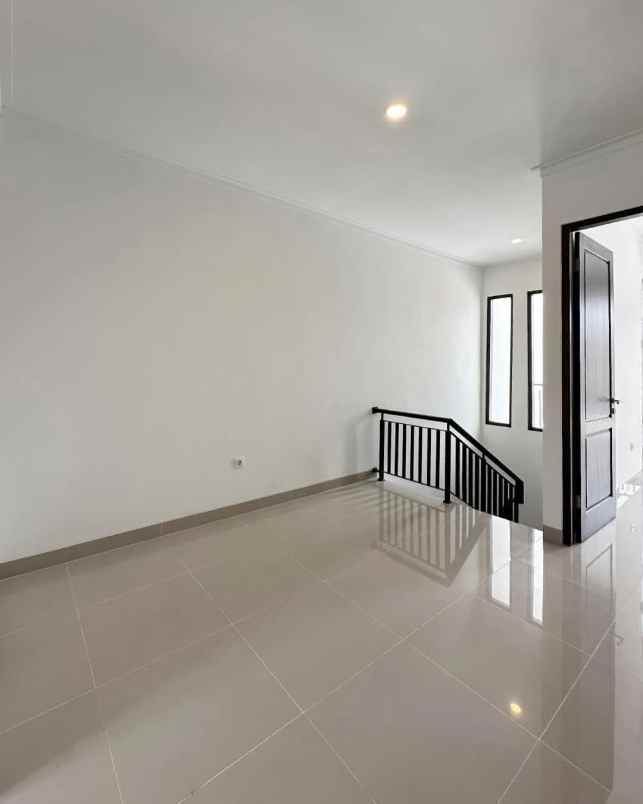 dijual rumah jalan raya pondok cabe