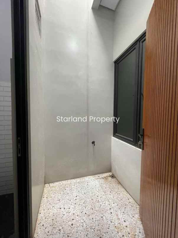dijual rumah jalan raya pondok kacang