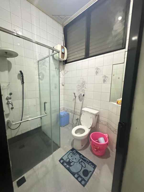 dijual rumah jalan raya satelit