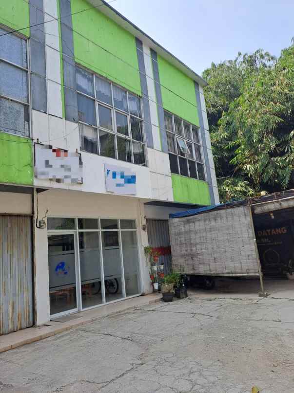 dijual rumah jalan raya sukahati kel