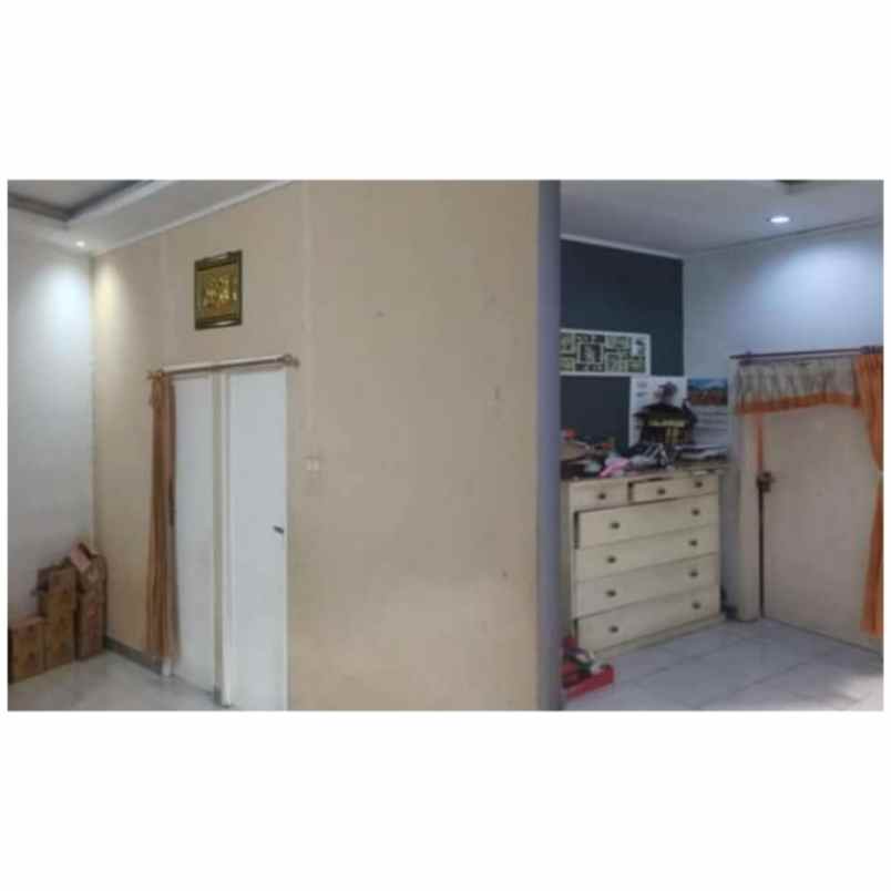 dijual rumah jalan sanaan kademangan