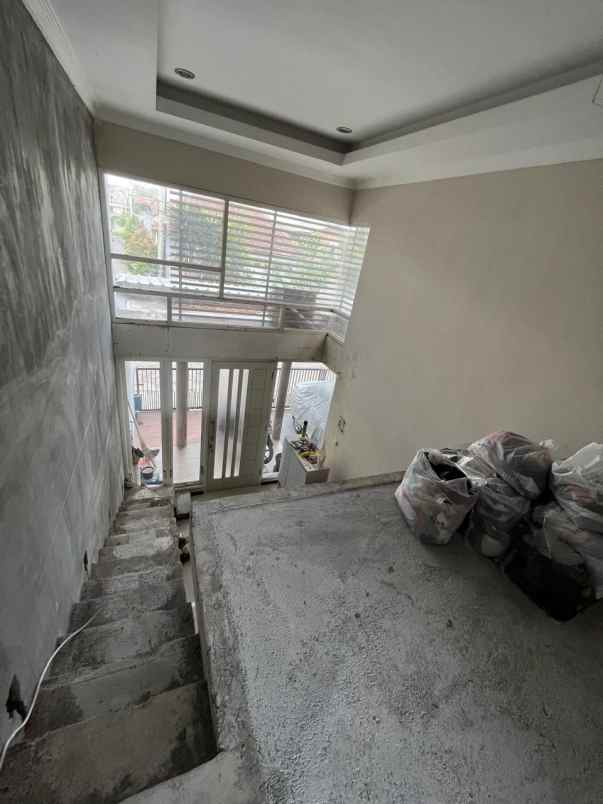dijual rumah jalan teluk bayur arjosari