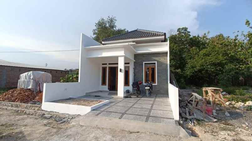 dijual rumah jalan tirtaria