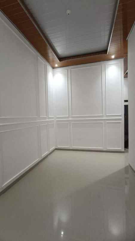 dijual rumah jalan tirtaria