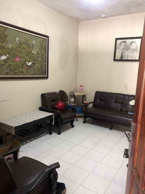 dijual rumah jambangan surabaya