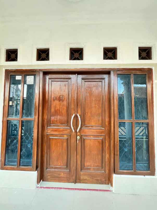 dijual rumah jambidan