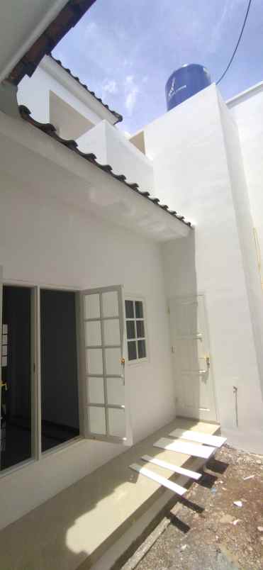 dijual rumah jati padang