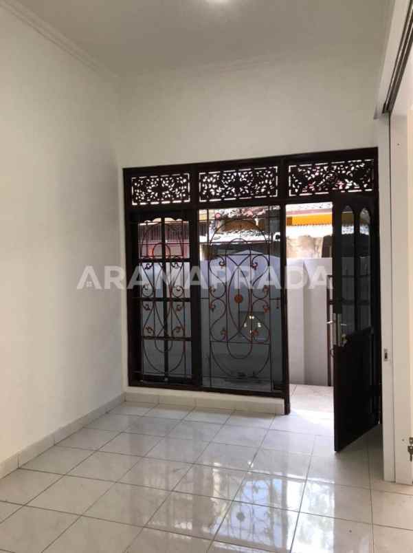 dijual rumah jayagiri