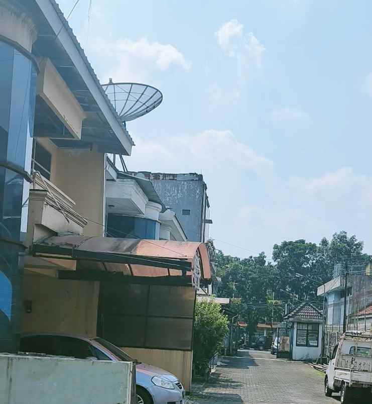 dijual rumah jl ahmad yani batununggal