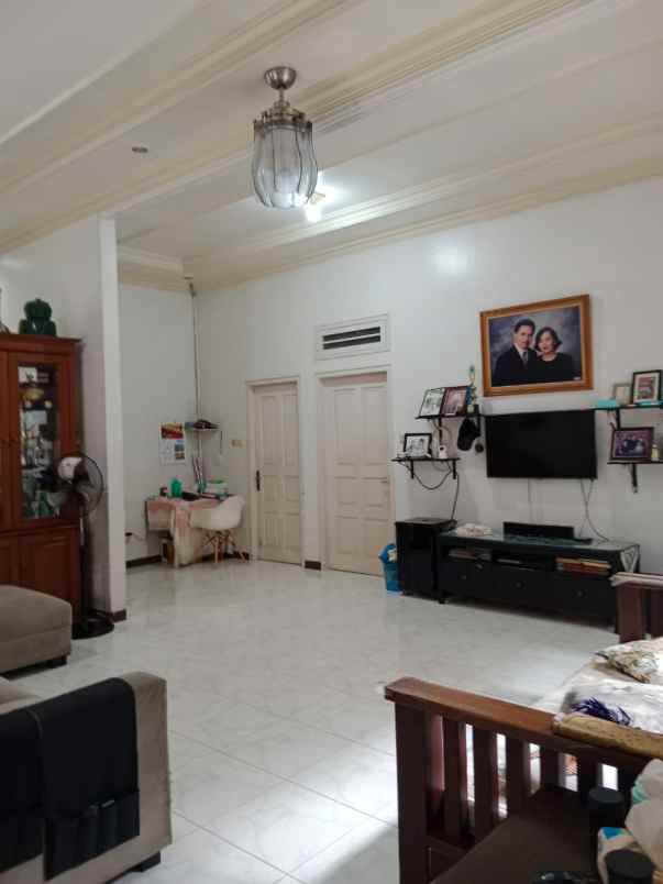 dijual rumah jl almustaqim no 66