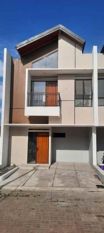 dijual rumah jl amd babakan pocis