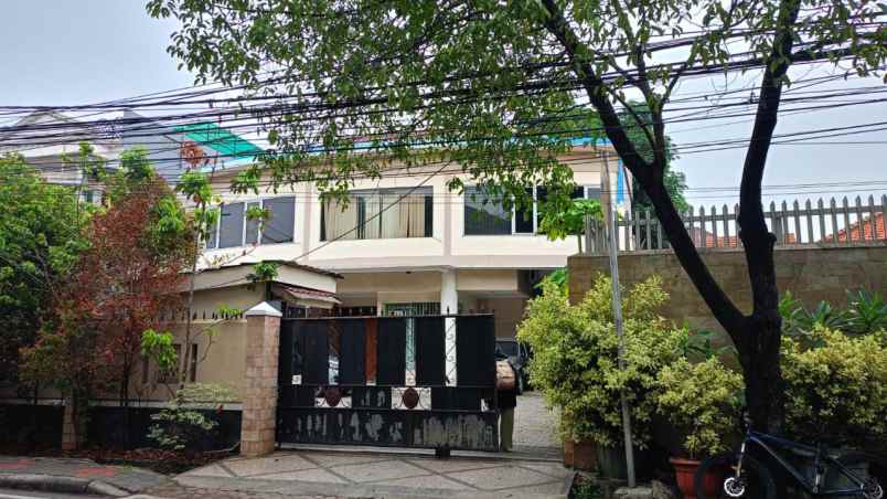 dijual rumah jl bangunan barat no 26