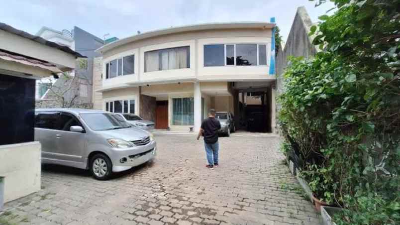 dijual rumah jl bangunan barat no 26