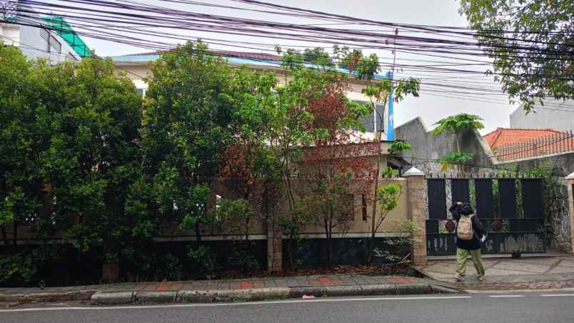 dijual rumah jl bangunan barat no 26