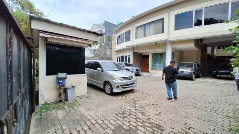 dijual rumah jl bangunan barat no 26