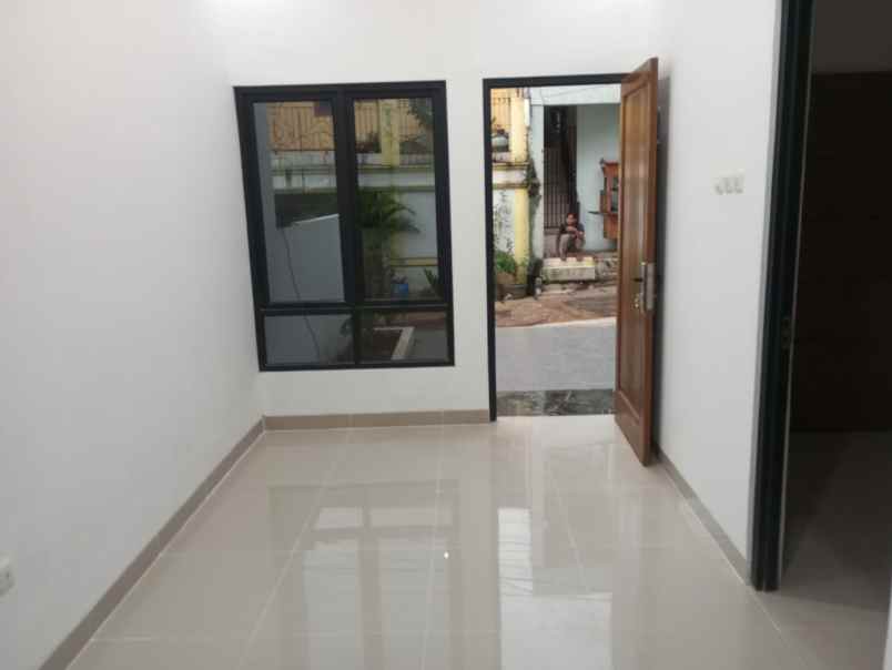 dijual rumah jl cijantung pasar rebo