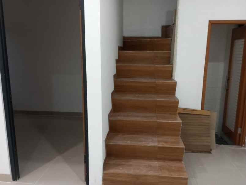 dijual rumah jl cijantung pasar rebo