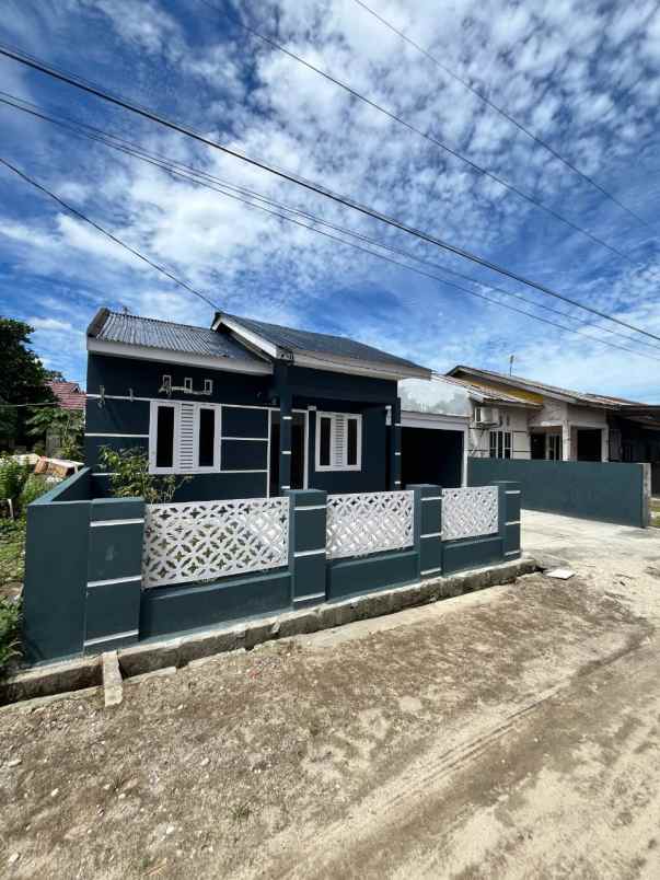 dijual rumah jl cipta karya ujung